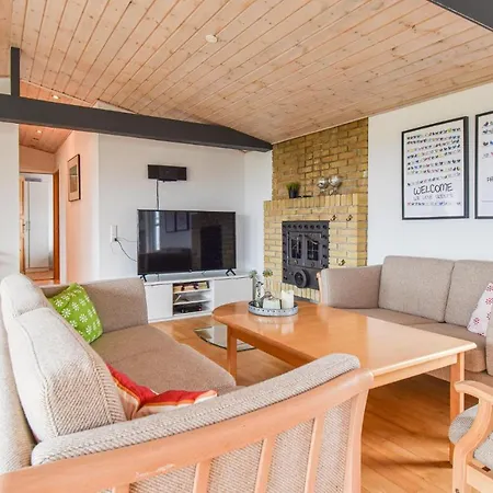 Feriehus In With House Sea View *