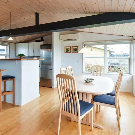 In With House Sea View Feriehus